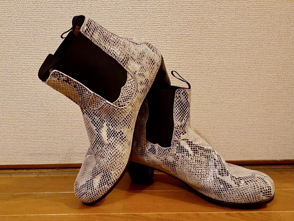 ヘビ革の稲田進のフラメンコシューズ正面